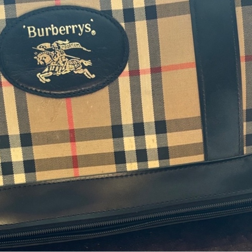 Burberrys Duffel Bag with Signature Plaid/COA - Picture 7 of 11